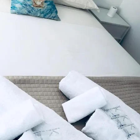 Saraghina Guest *